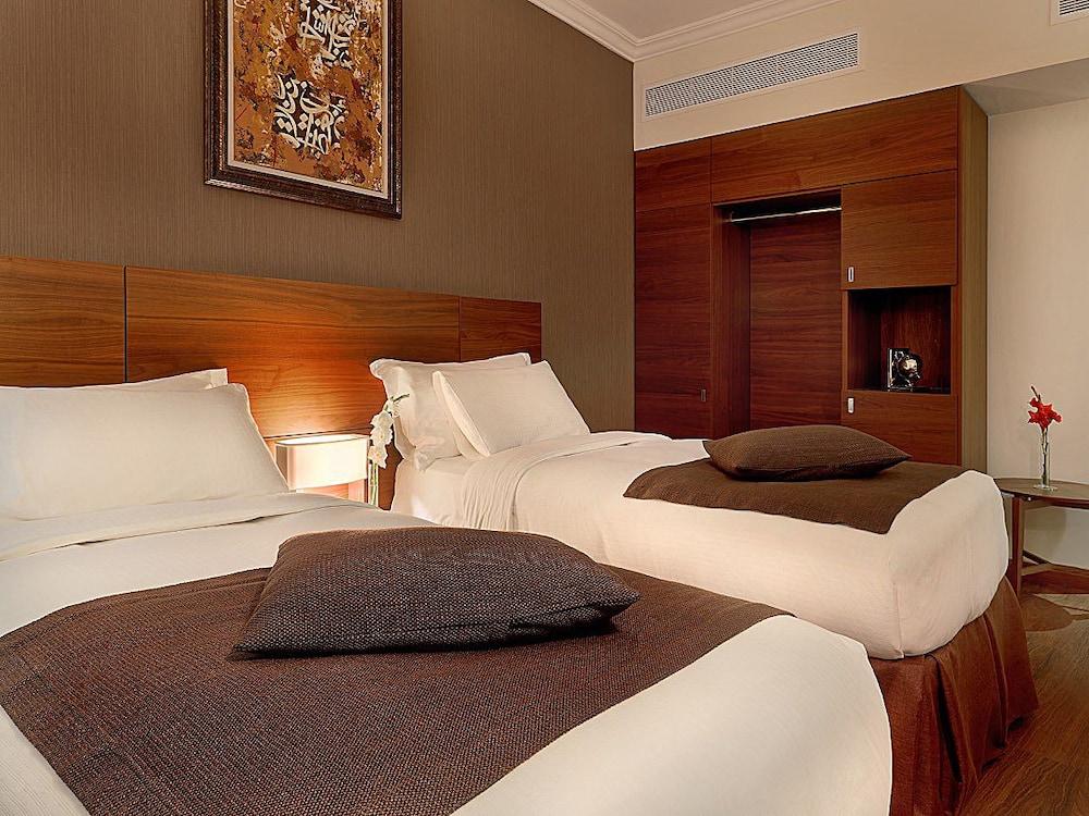 Al Thuria Grand Hotel