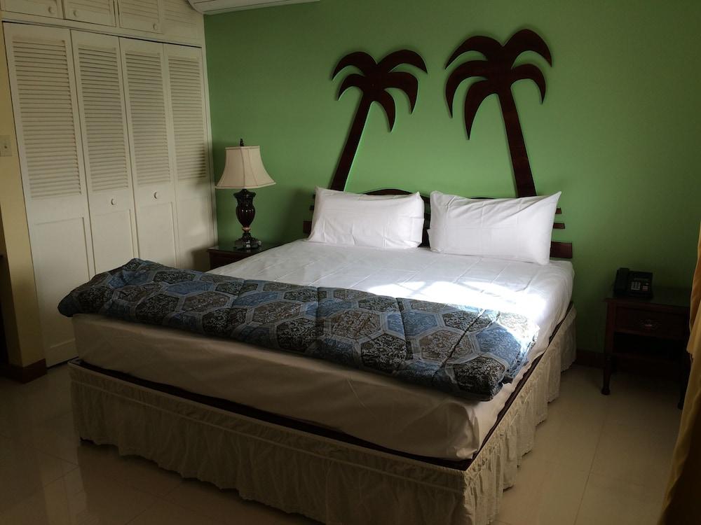 Glistening Waters Hotel