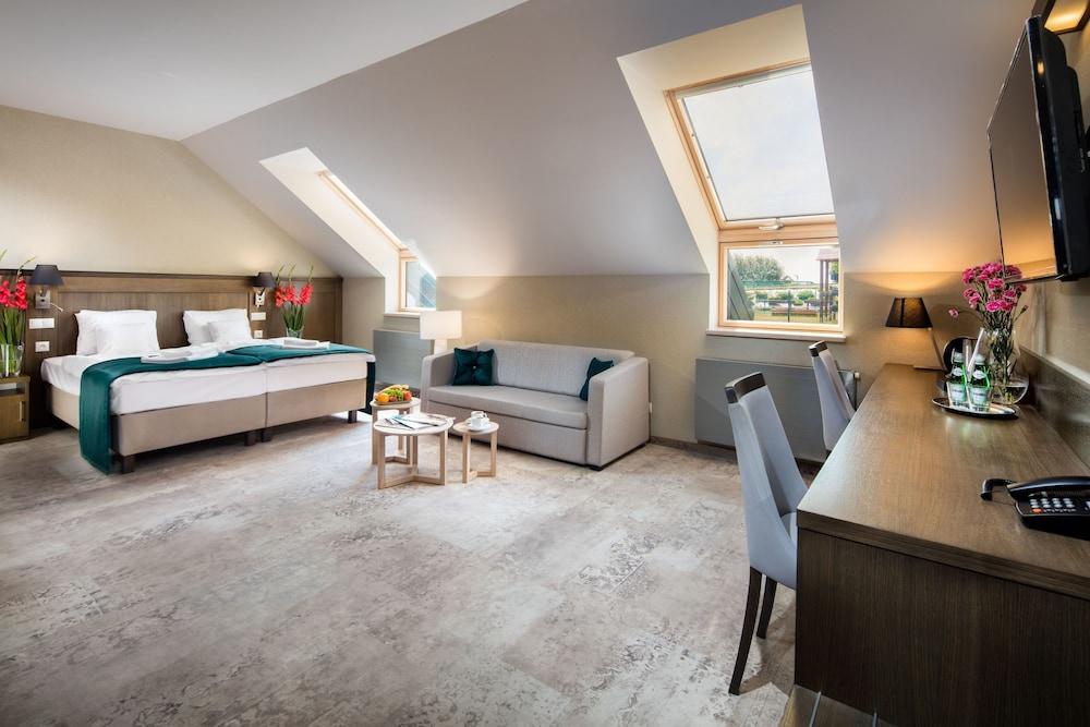 Hotel Szary Residence