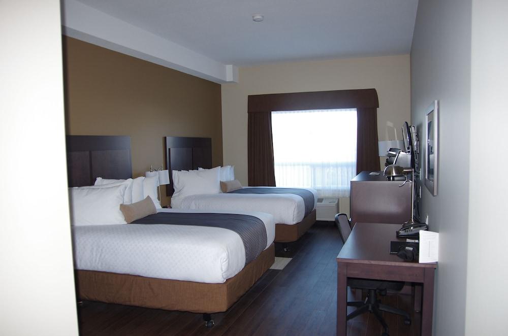 Best Western Plus Lacombe Inn & Suites