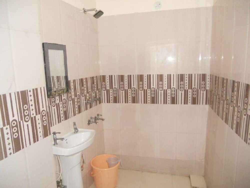 Hotel Airport Royal Blue