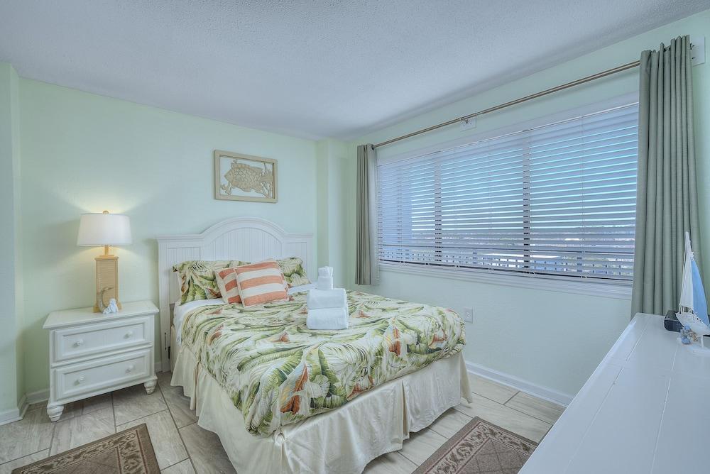 Bluewater Resort by Elliott Beach Rentals