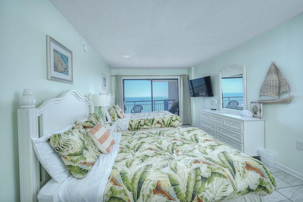 Bluewater Resort by Elliott Beach Rentals