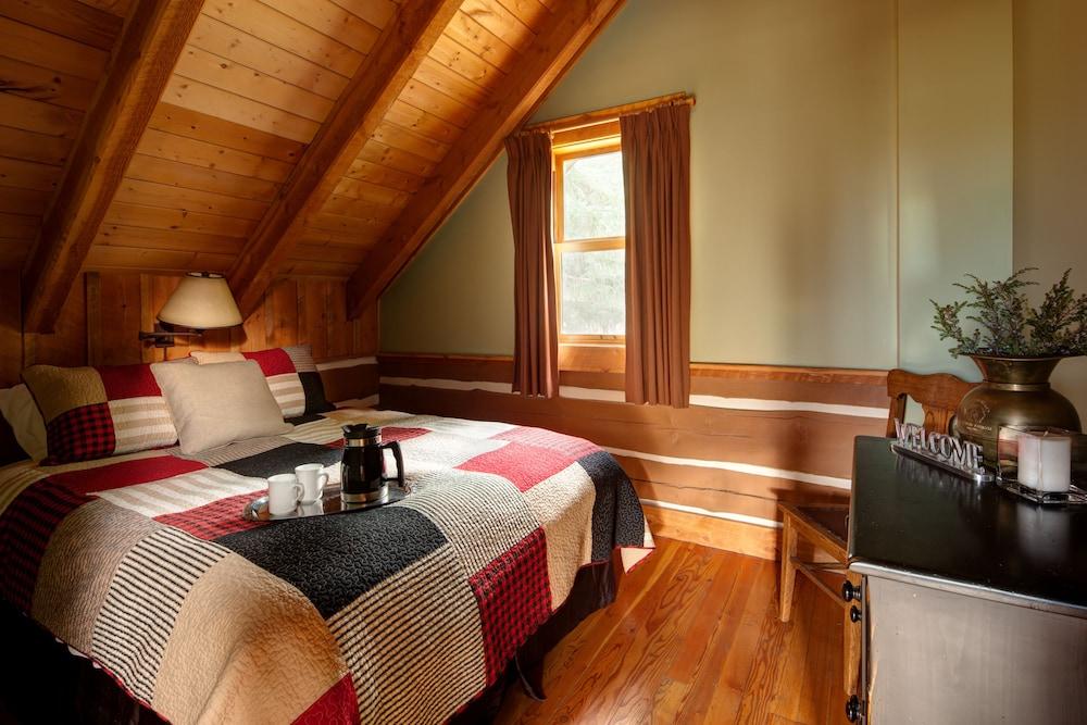 Nipika Mountain Resort