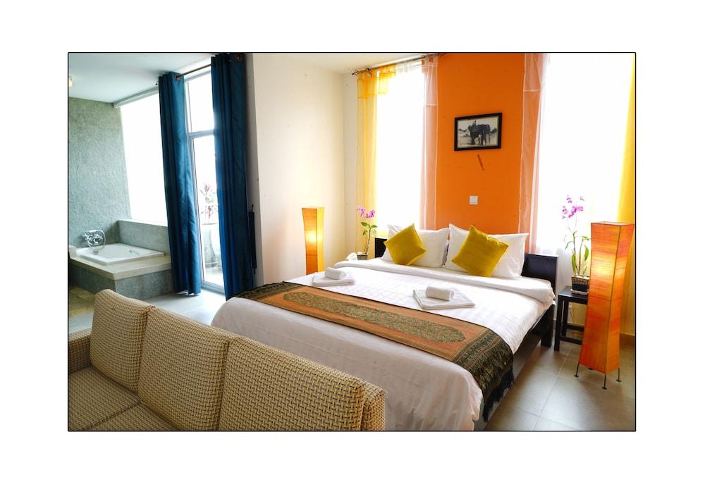 Paris Angkor Boutique