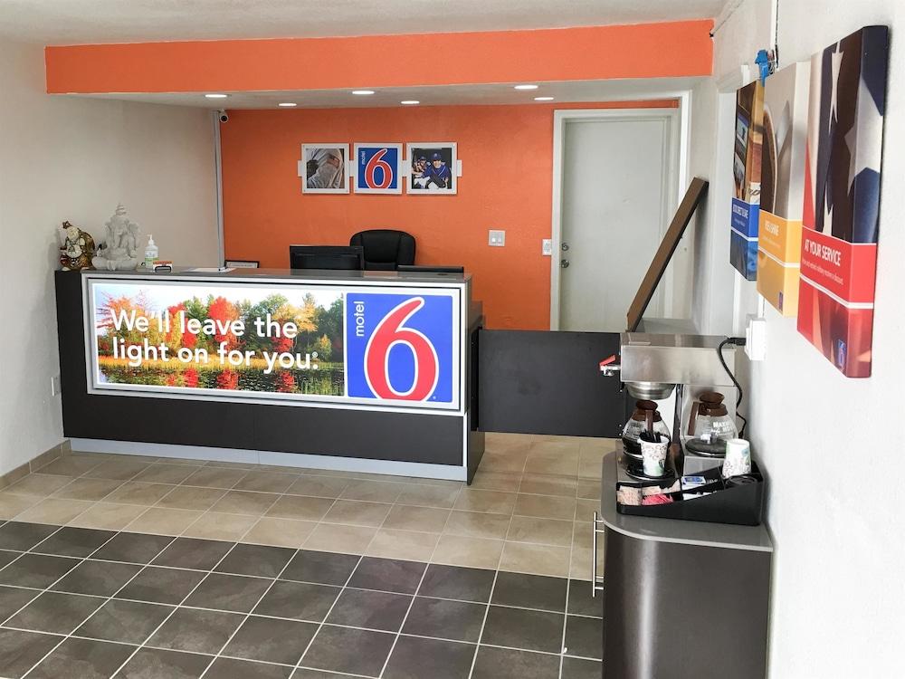 Motel 6 Connellys Springs, NC