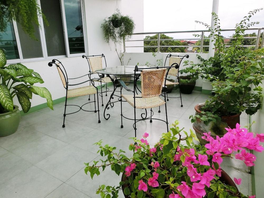 Aurora 2013 Guest House