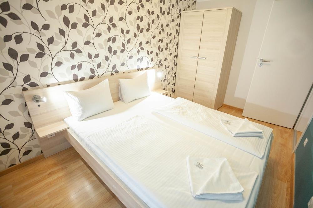 Maple Tree Apartments