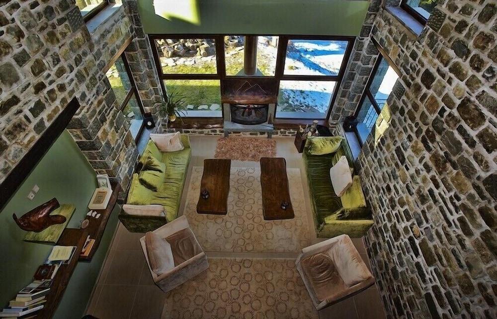 Anavasi Mountain Resort