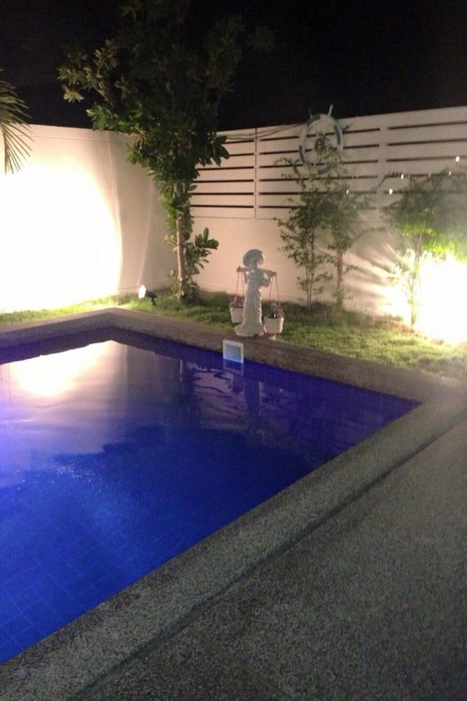 Baan Sarinya Pool Villa