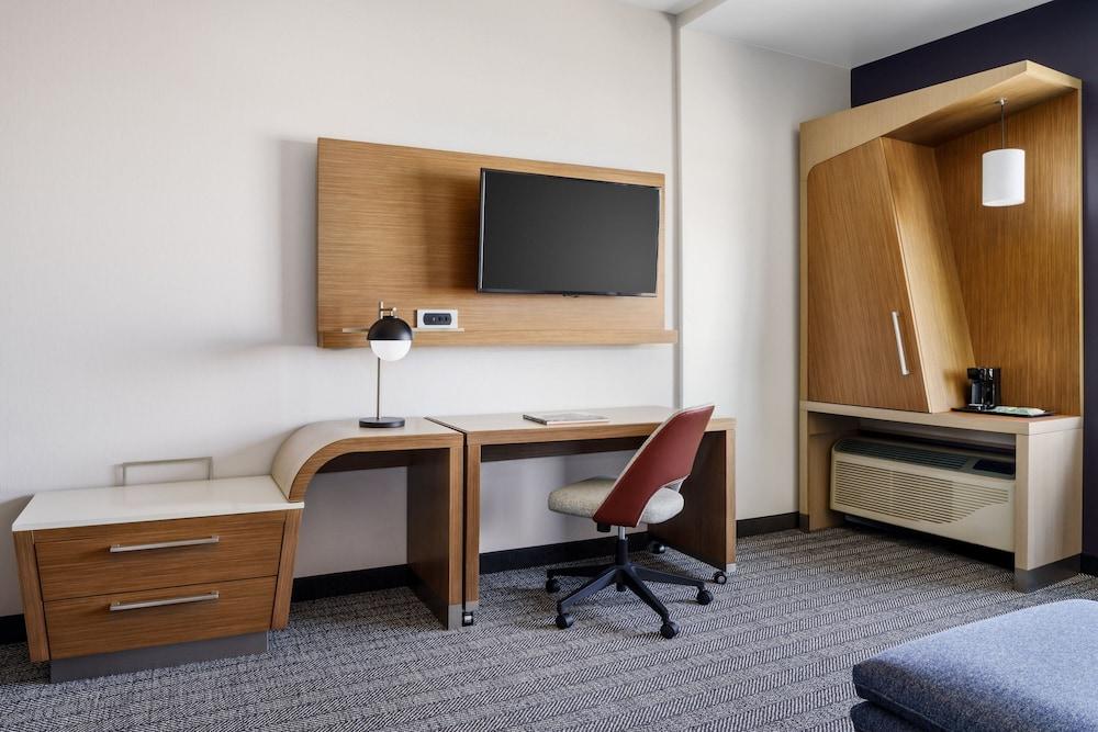 Courtyard Phoenix Mesa Gateway Airport