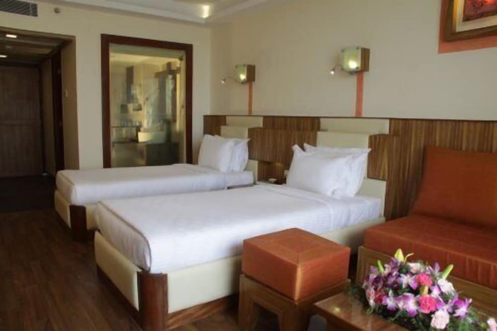 Gokulam Park Hotel & Convention Centre