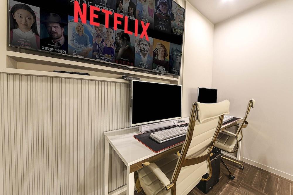 Denbasta Premium Hotel Bumil