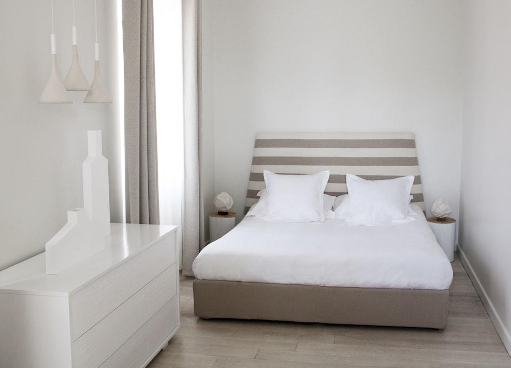 White 1921 Saint-Tropez