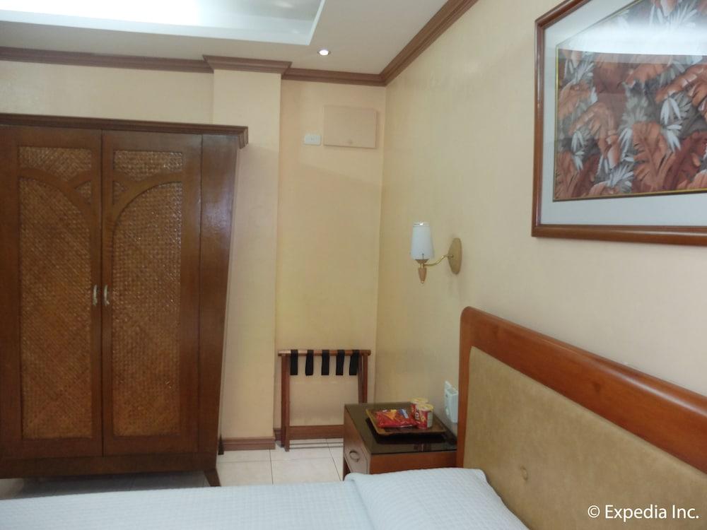 Pacific Breeze Hotel and Resort