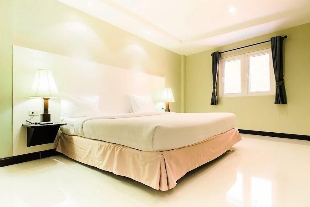 Fourteen Again Hotel