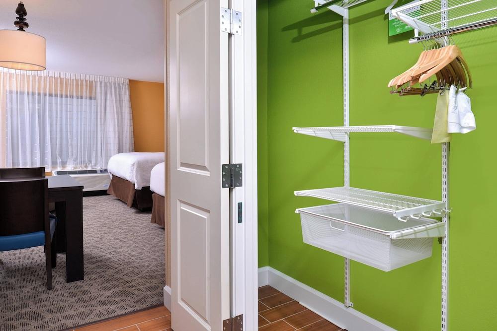 TownePlace Suites Detroit Commerce