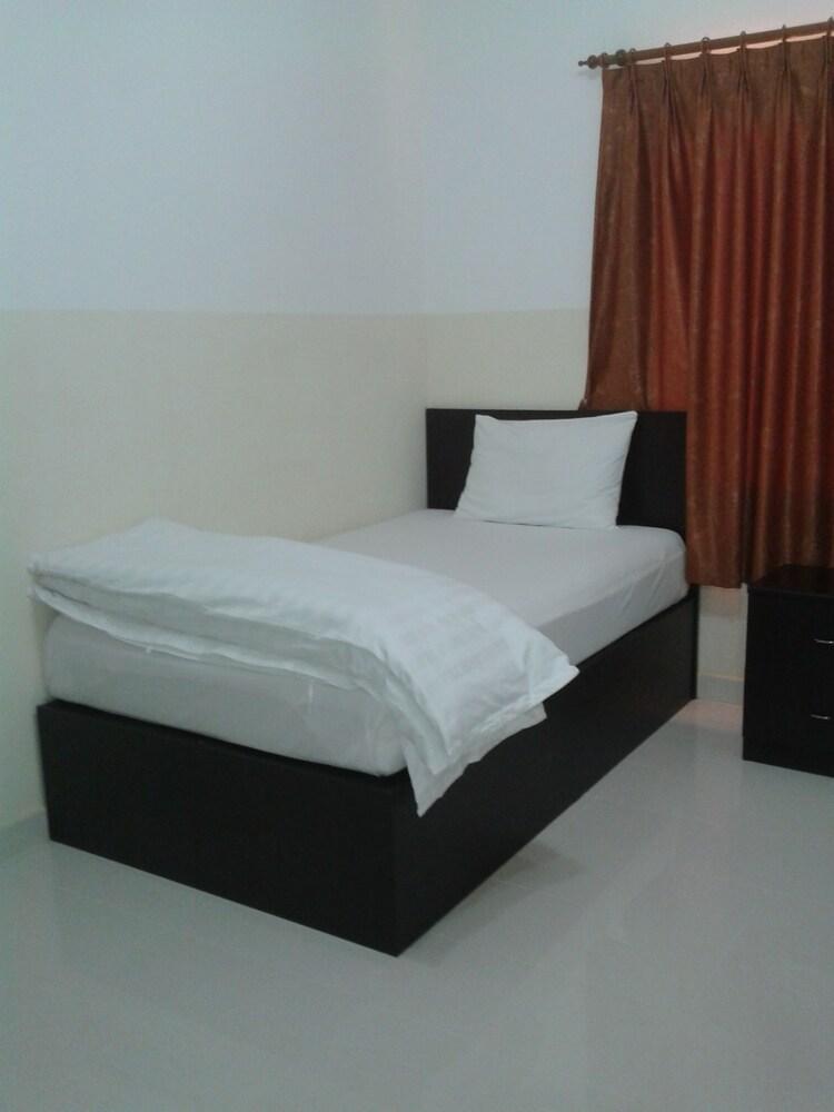 Al Basateen Hotel Apartment