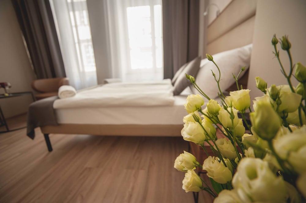 Pergamin Royal Apartments