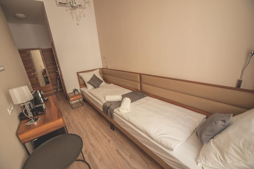 Pergamin Royal Apartments