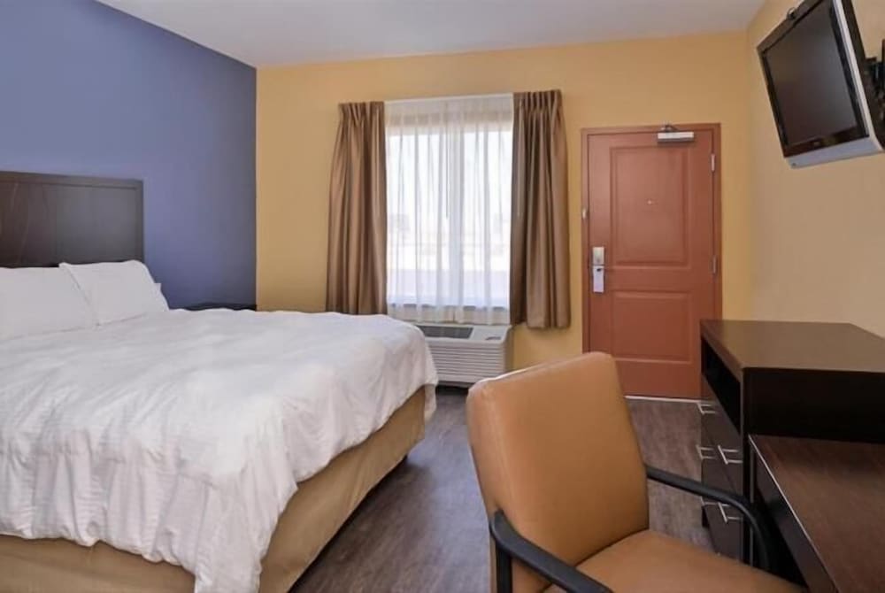 La Bonita Inn & Suites