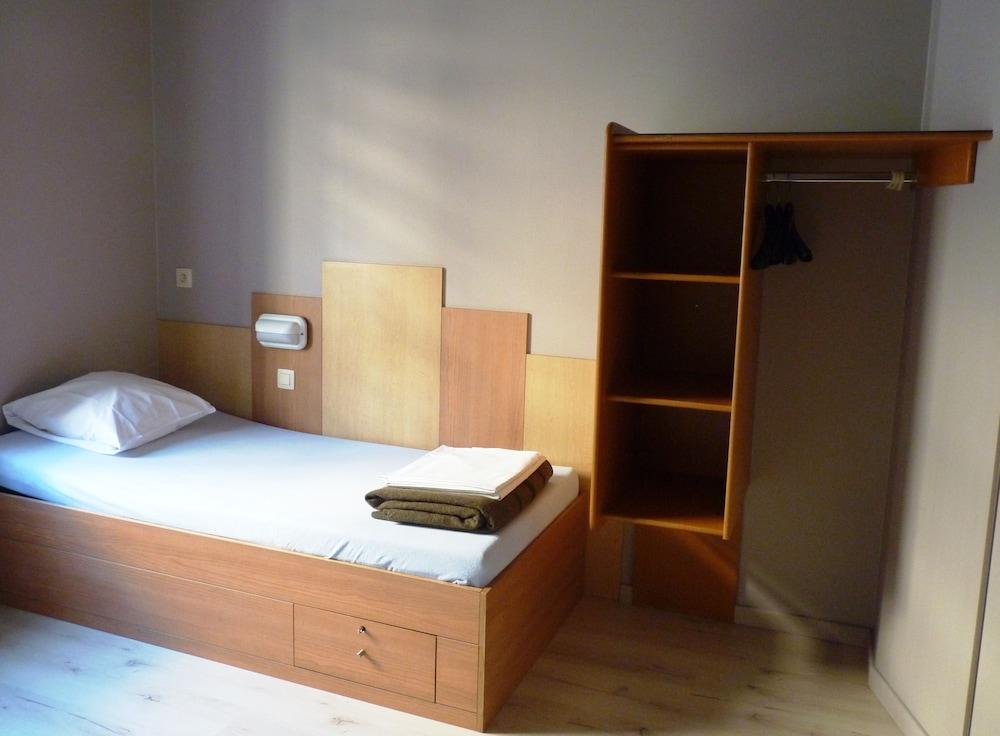 Sleep Well Youth Hostel