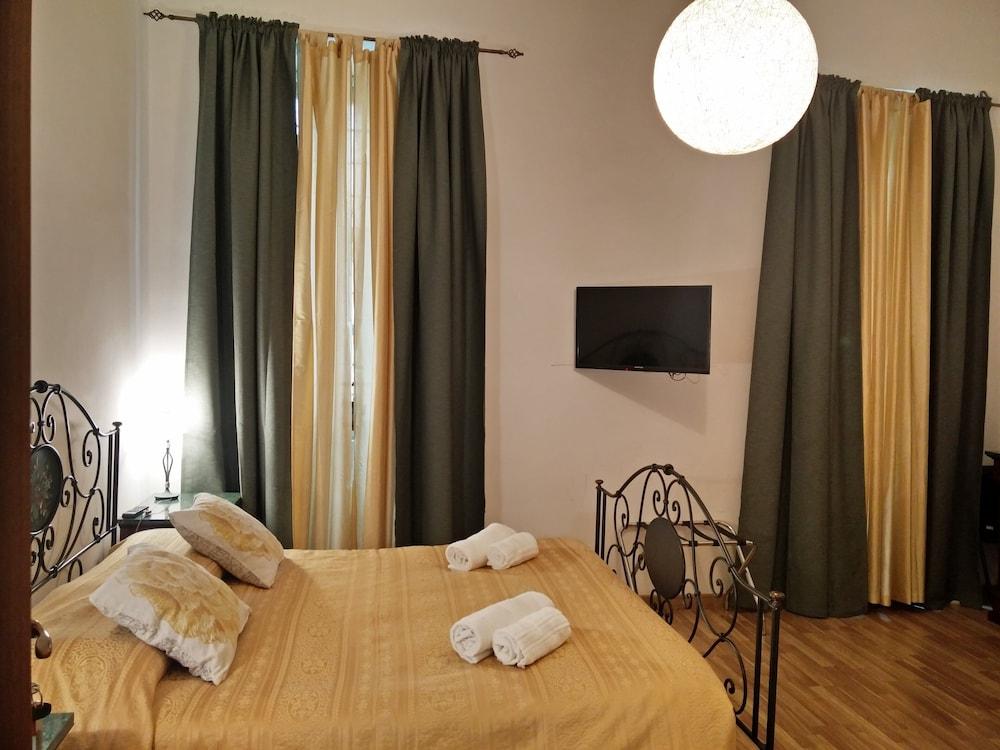 Rome Center Rooms