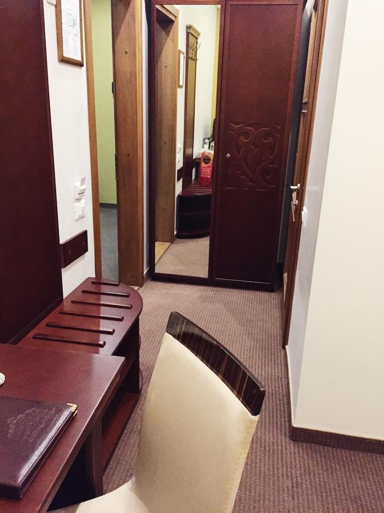 Hotel «ALARUS LUXE»