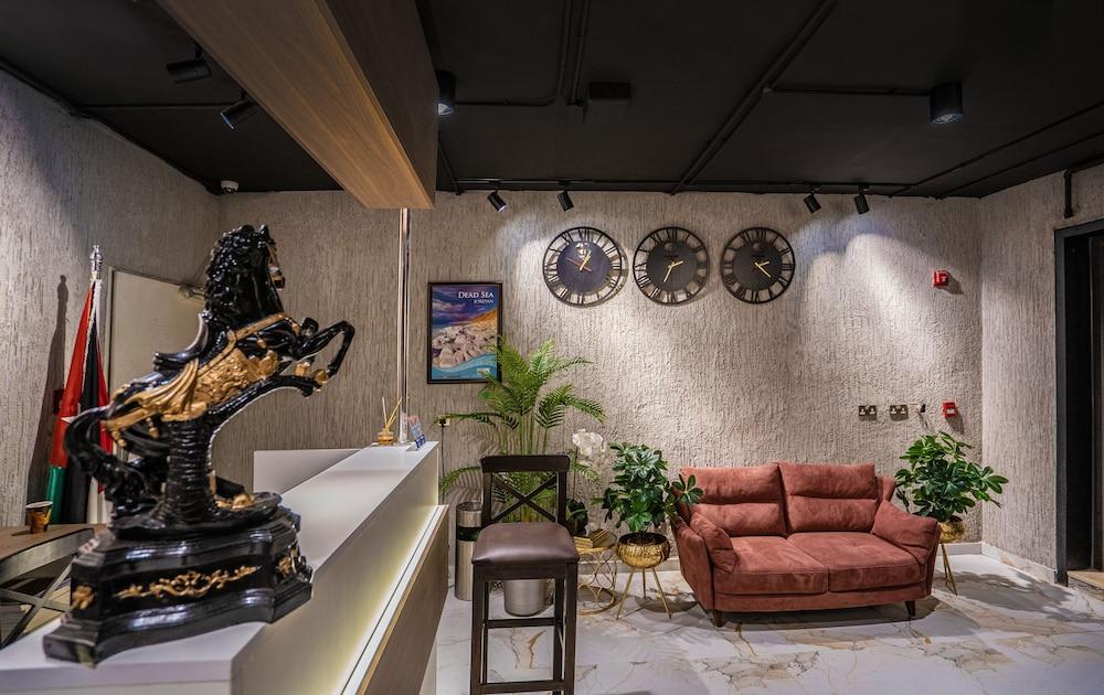 Diamond Hotel Suites