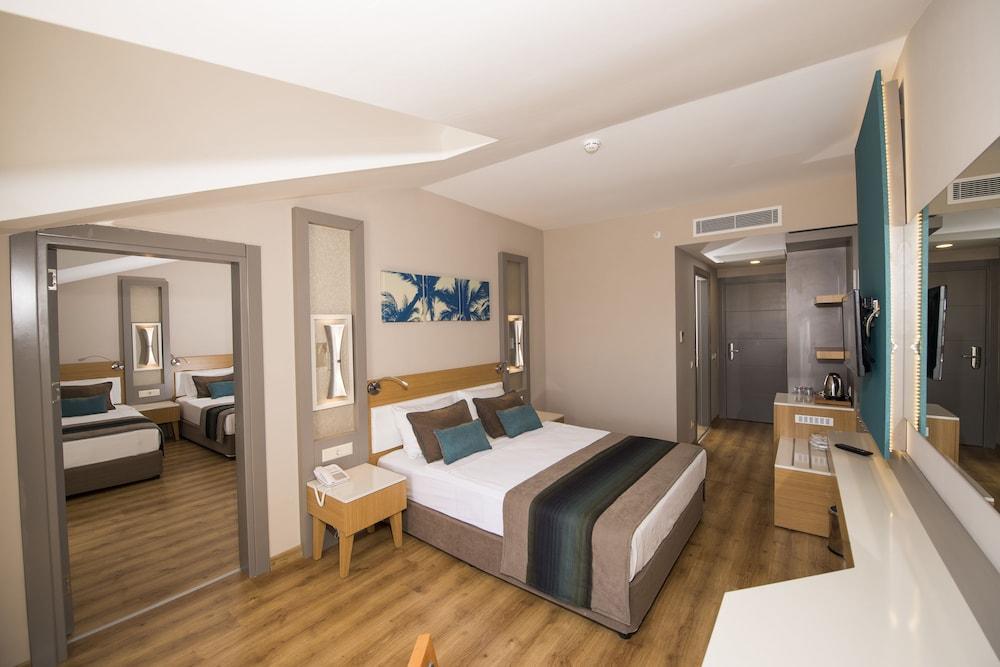 Palm World Resort & Spa Side - All Inclusive