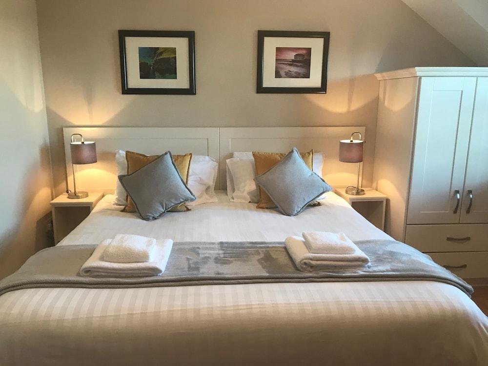 Stable Court Apartments