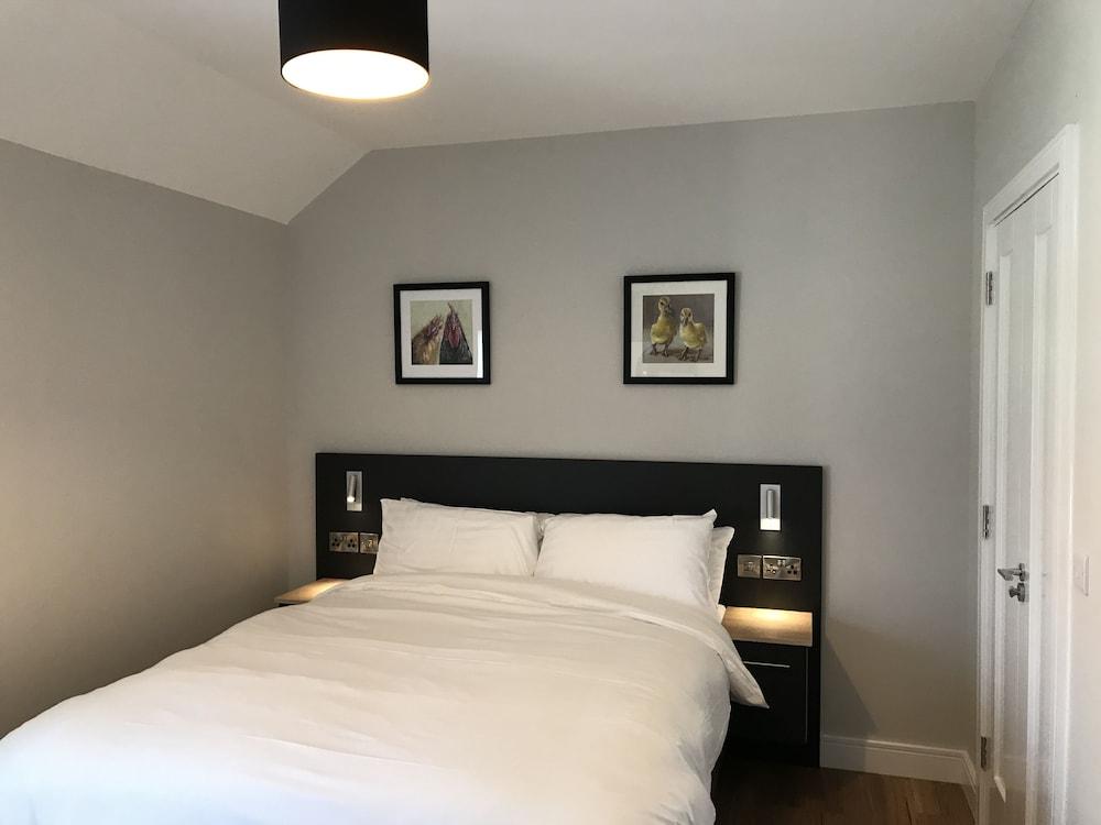 Stable Court Apartments