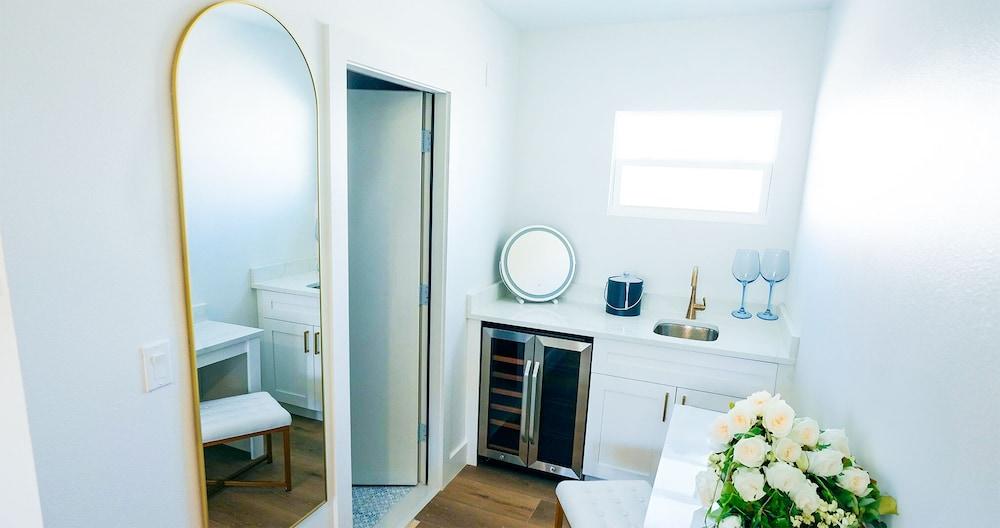 Ivory Sands Beach Suites