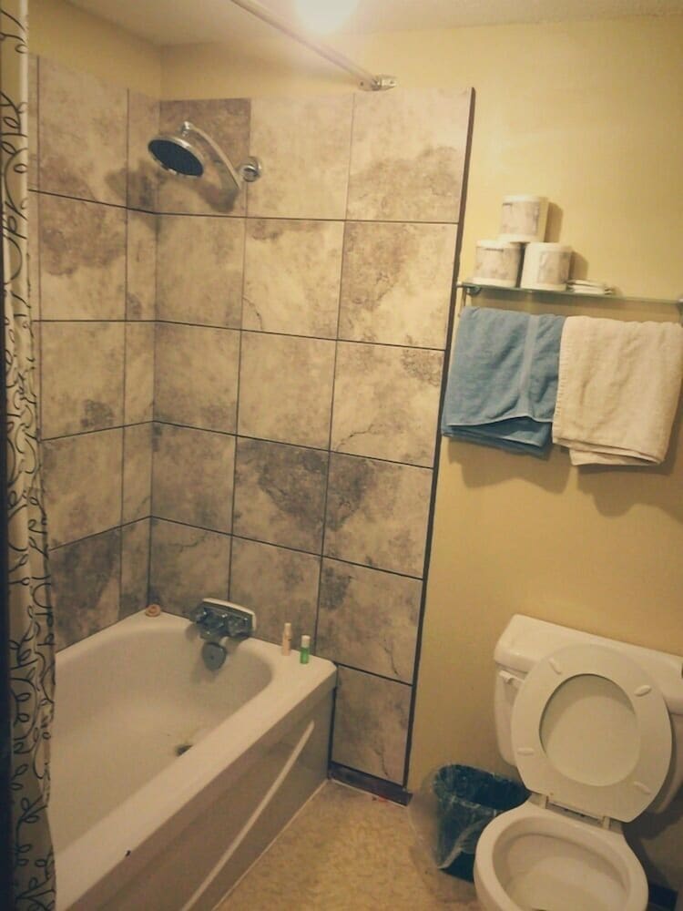 Wakiki Motel & Lounge