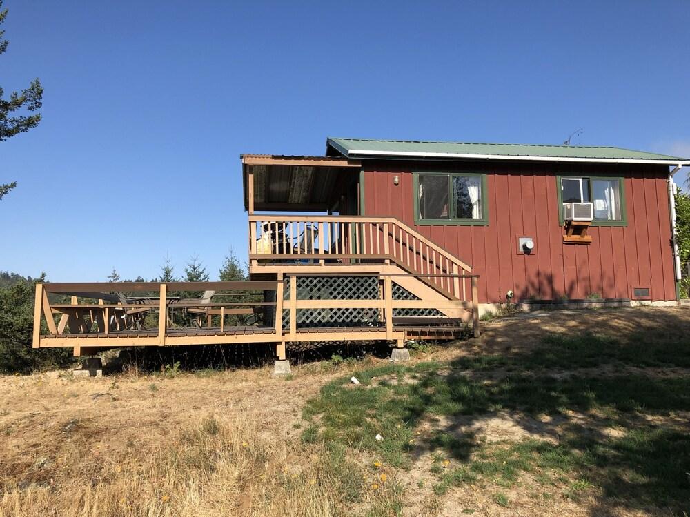 Deer Harbor Cottages