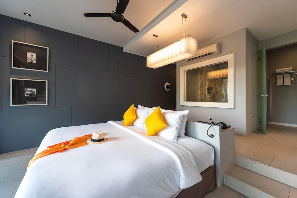 The Sea Galleri by Katathani