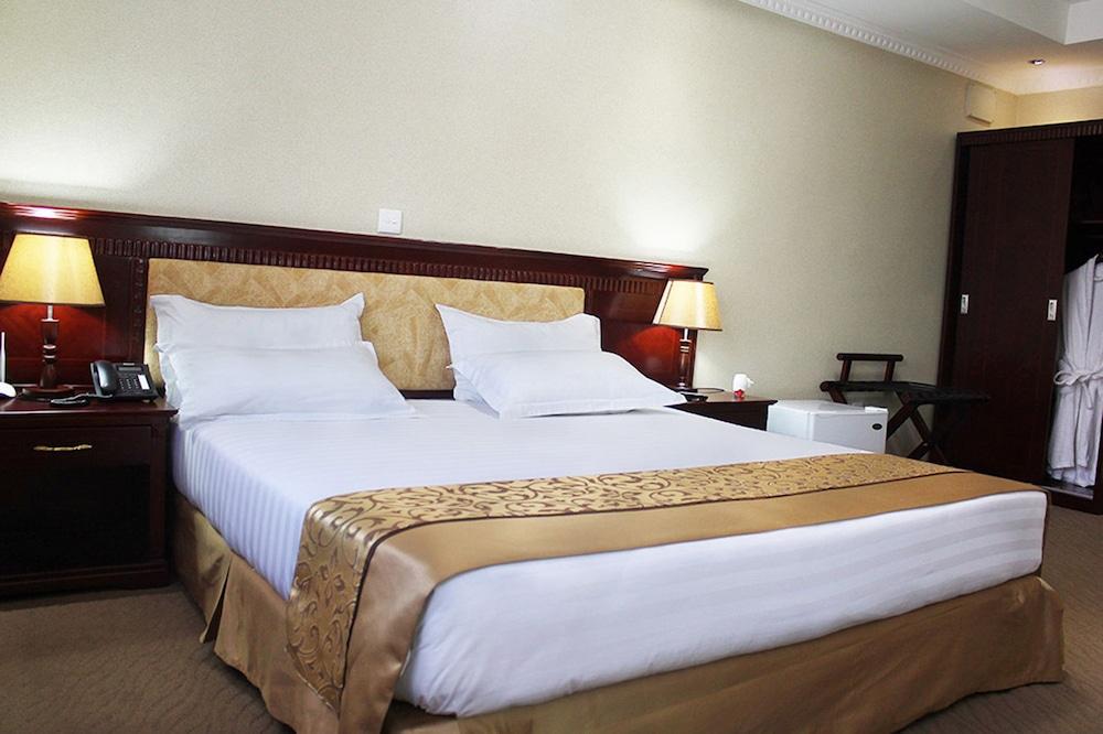 Hill View Hotel & Apartments