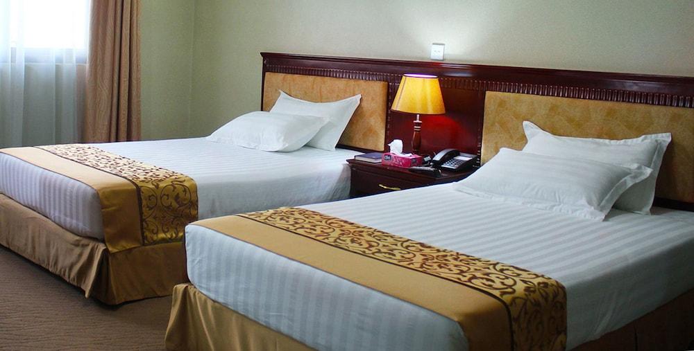 Hill View Hotel & Apartments