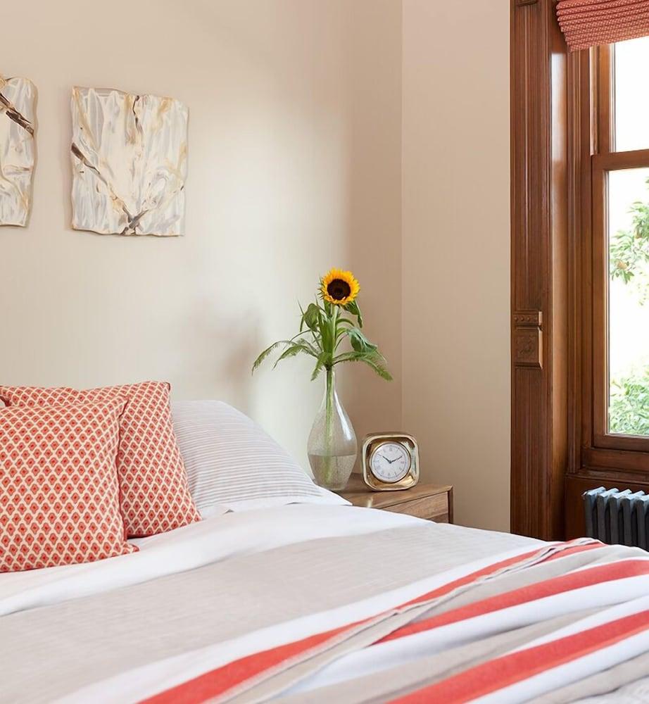 Arlington Place Bed & Breakfast