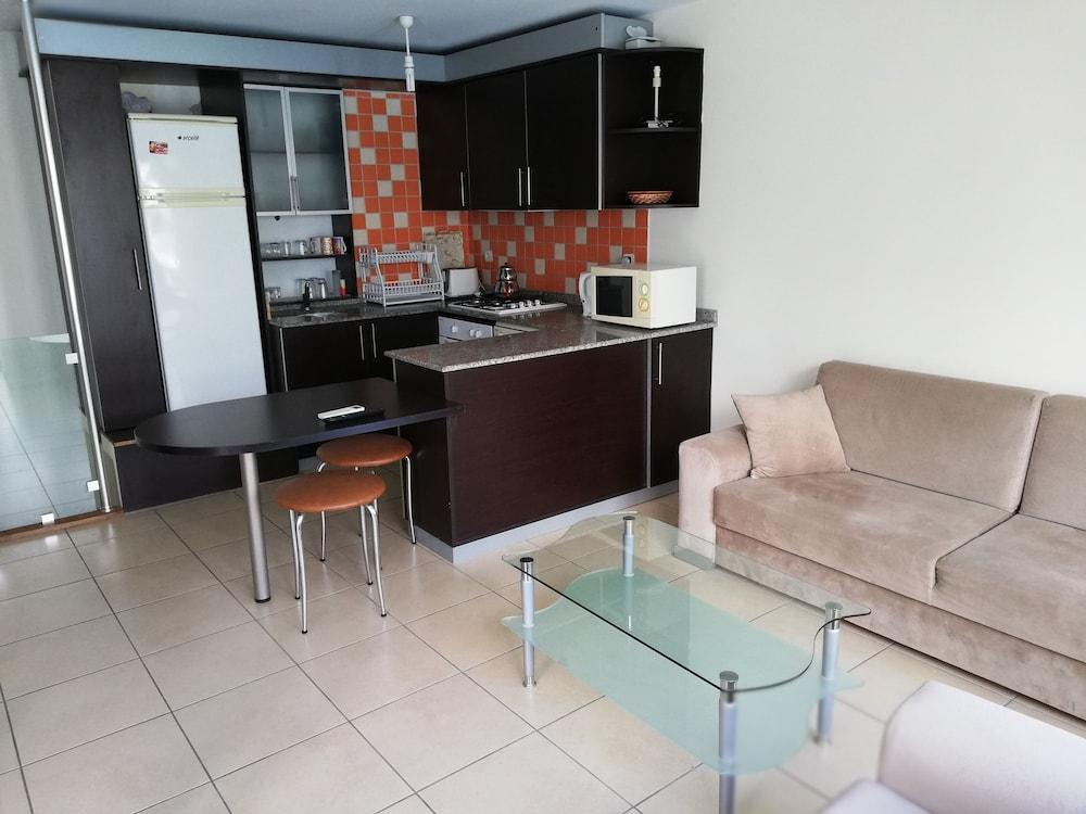 Side Garden Residence