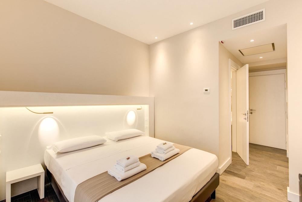 Ecce Roma Suites