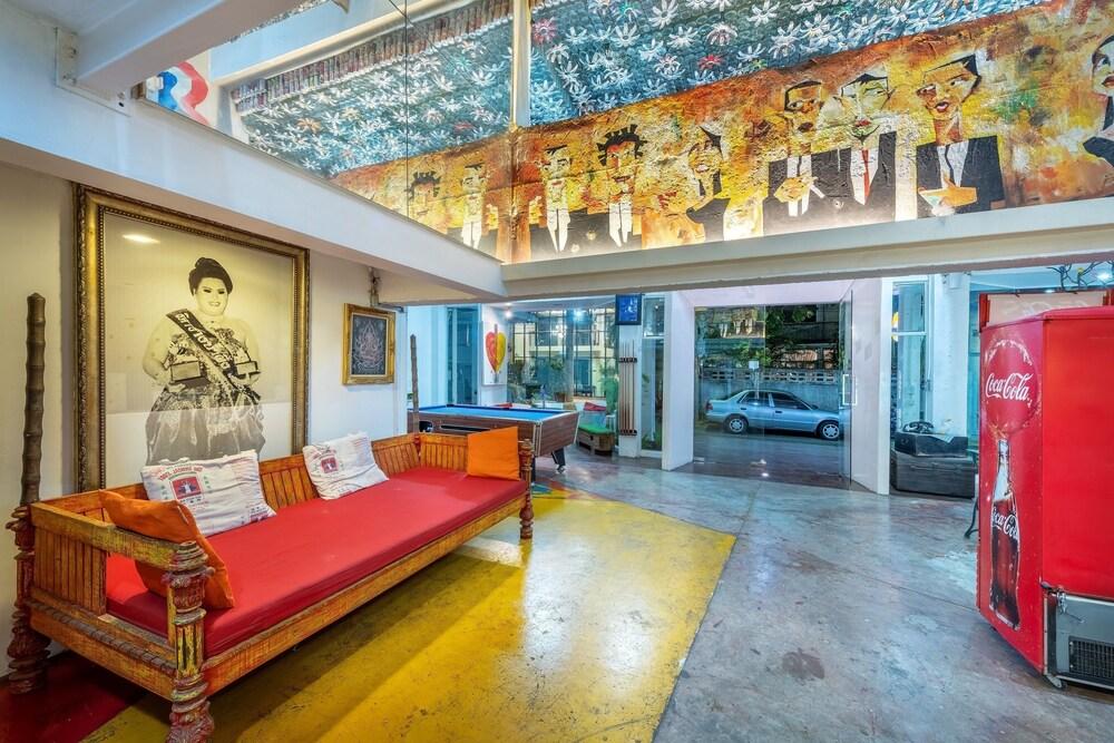 Silom Art Hostel