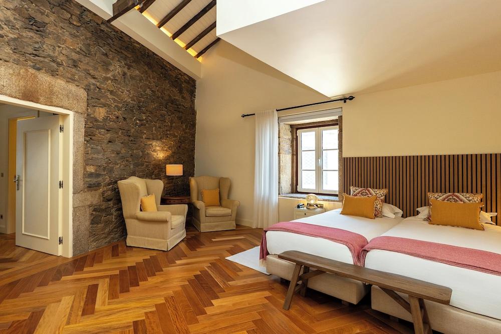 The Manor House Celeirós