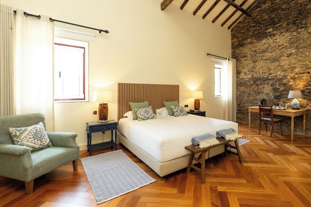 The Manor House Celeirós