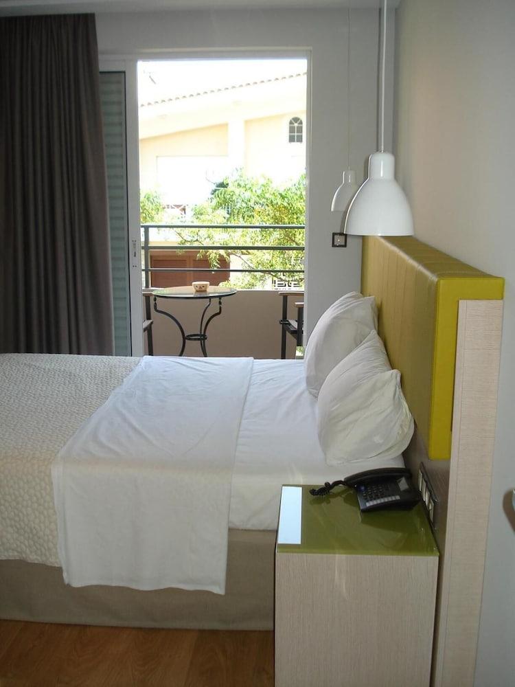 Elements Rooms and Apartments