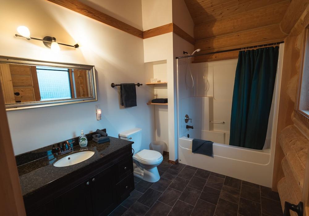 Ten-ee-ah Lodge & Campground