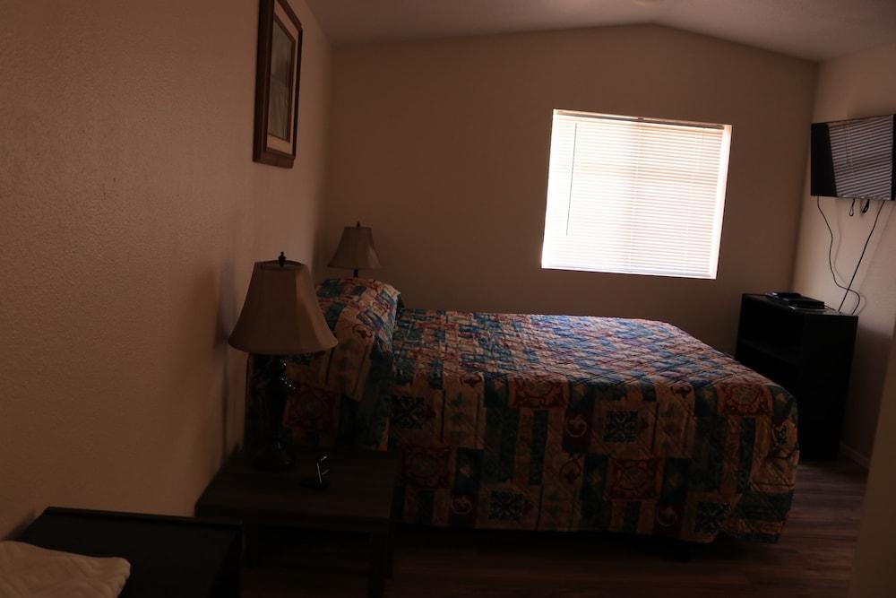 Grand Canyon Caverns Inn