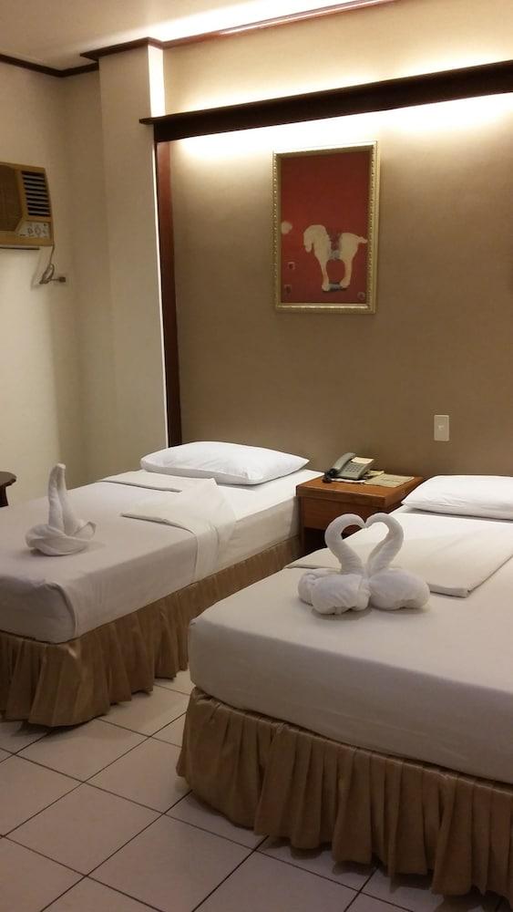 Dumaguete Royal Suite Inn