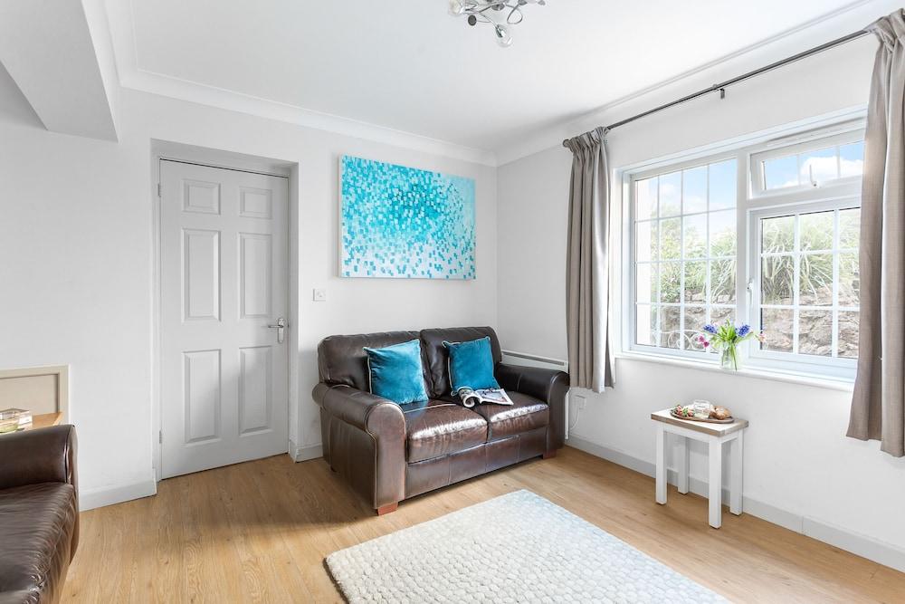 Bedford House Apartments