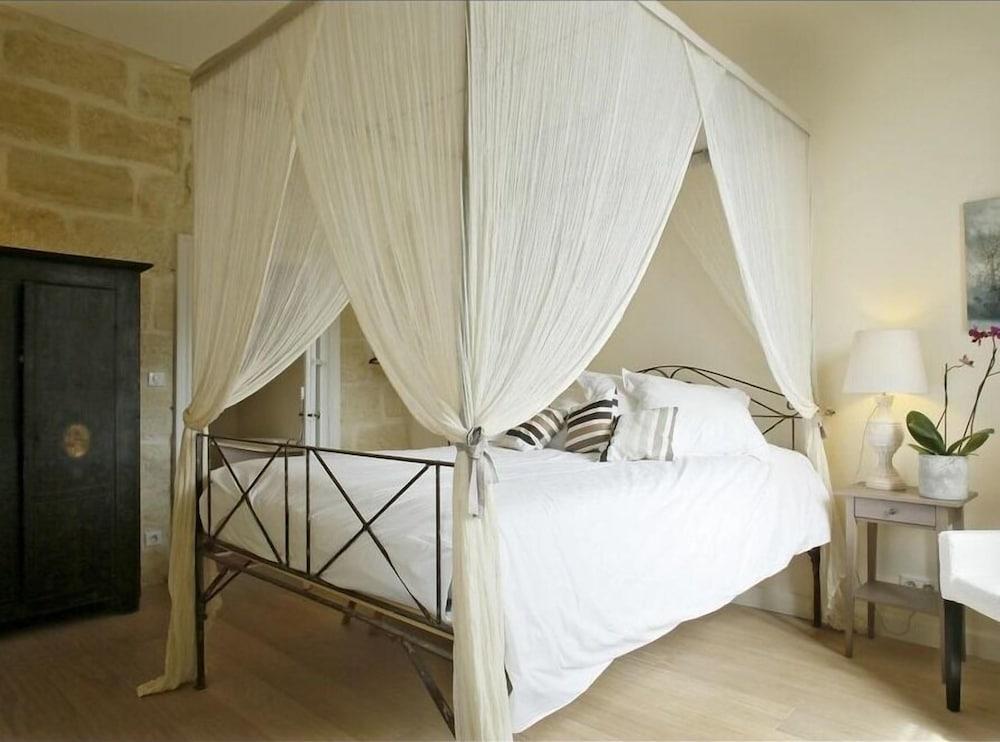 La Maison Rouge D'uzes